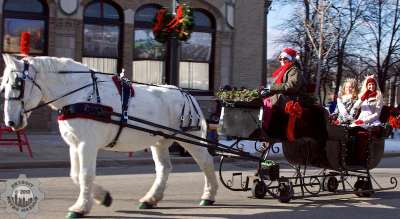 Horses, sleighs, and Queens