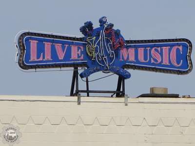 Live Music sign