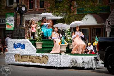 Miss Richmond float