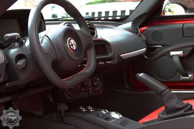 Inside the 2015 Alfa Romeo 4C