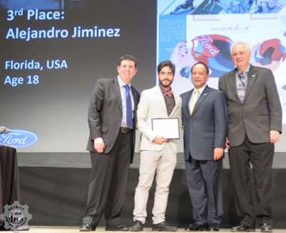Alejandro Jiminex with hisi award