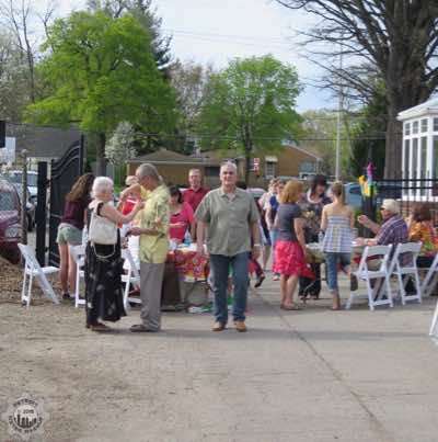 People pouring in